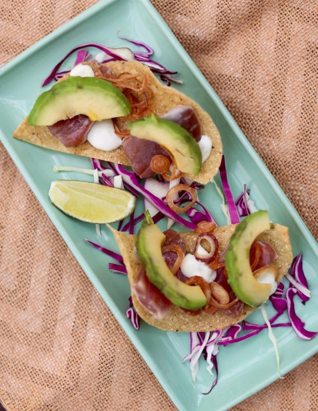 Lucha Loco使用鳄梨、藜麦打造墨西哥街头小吃。