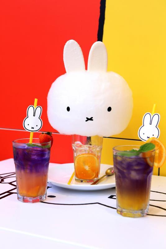 夺目的米菲兔棉花糖橘子苏打水。