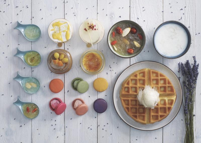 Nested Cafe推出各类的燕窝食品如燕窝芋泥、燕窝马卡龙、燕窝松饼和燕窝枸杞炖梨等,吸引更多年轻食客品尝燕窝。(商家提供)