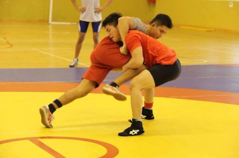 摔跤场上的洪瑀声。图为4年前在本地举行的摔跤锦标赛。