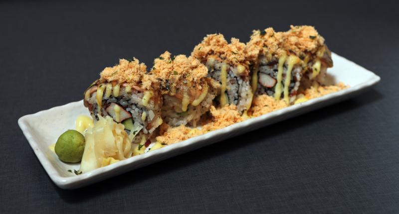 三文鱼料理专卖店Salmon Samurai的三文鱼寿司卷。（林泽锐摄影）