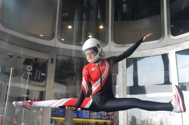 20171124_indoorskydive_Small.jpg