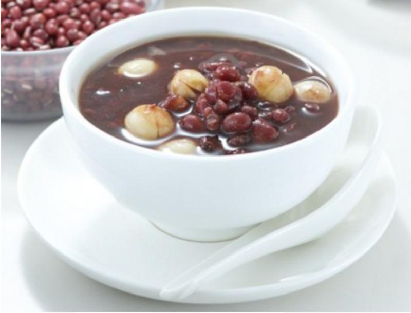 李美英推荐雨季喝红豆汤。(档案照)