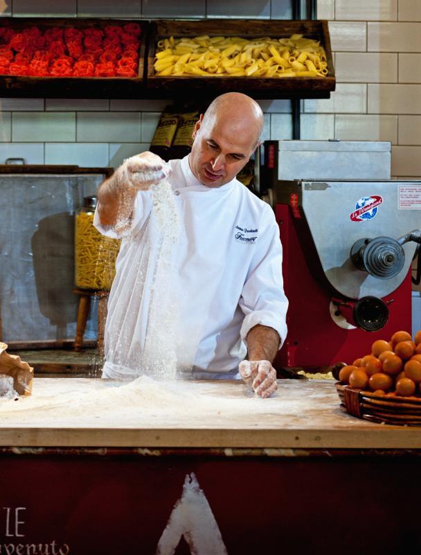 Prego主厨安东尼奥认为意大利面要吃得精致。