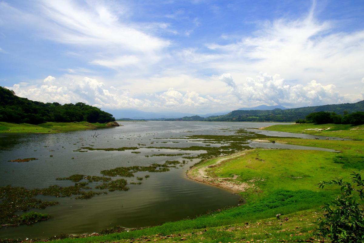 萨尔瓦多游走危险之境| 联合早报
