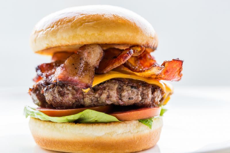 Omakase Burger牛肉汉堡包。