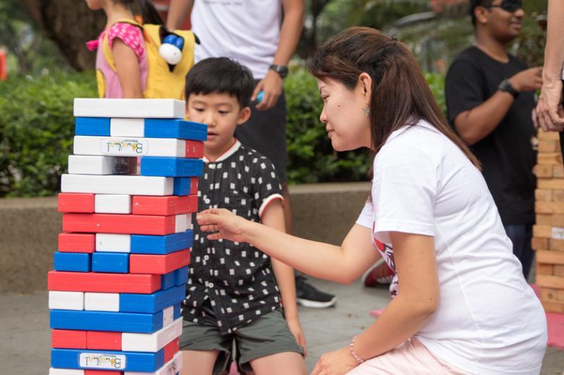 Society Staples去年8月主办首届巨型游戏节,游戏道具较大,主要是让发展障碍者更容易使用,一般公众也觉得有趣好玩。(受访者提供)