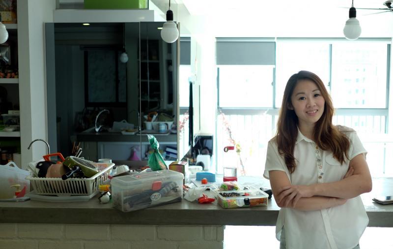 黄颖庄在家里厨房制作各式各样的便当，拍照放上网，精致的作品吸引许多粉丝。她今年投入全职食物设计的工作。