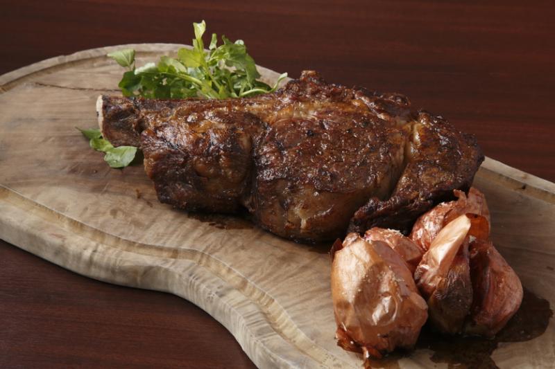 Wakanui的风干老化带骨叻眼牛排。(餐馆提供)