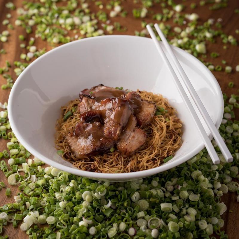 叉烧面中的叉烧用上三个半小时烹制而成。