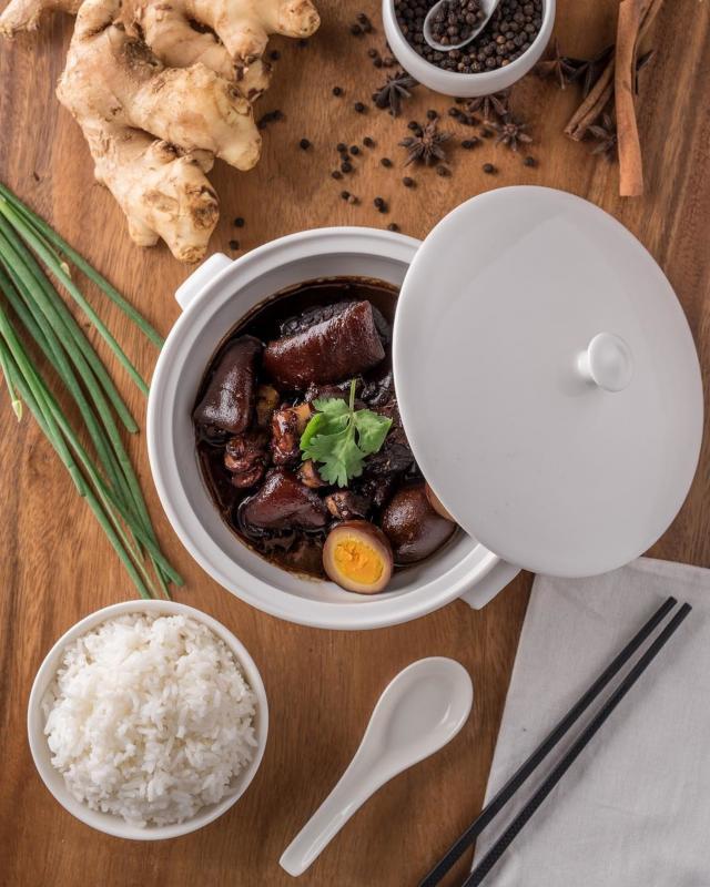 猪脚醋是邓美琴的人气美食。