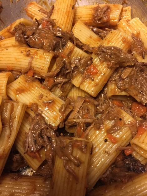 Casa Manini推出焖牛肉酱意面等意大利北部名菜。