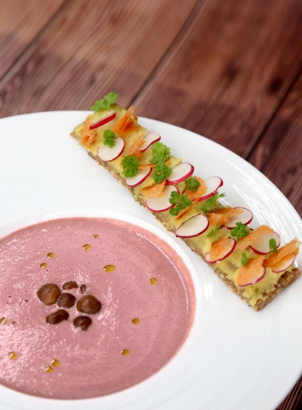 杂菇松露汤配生机吐司