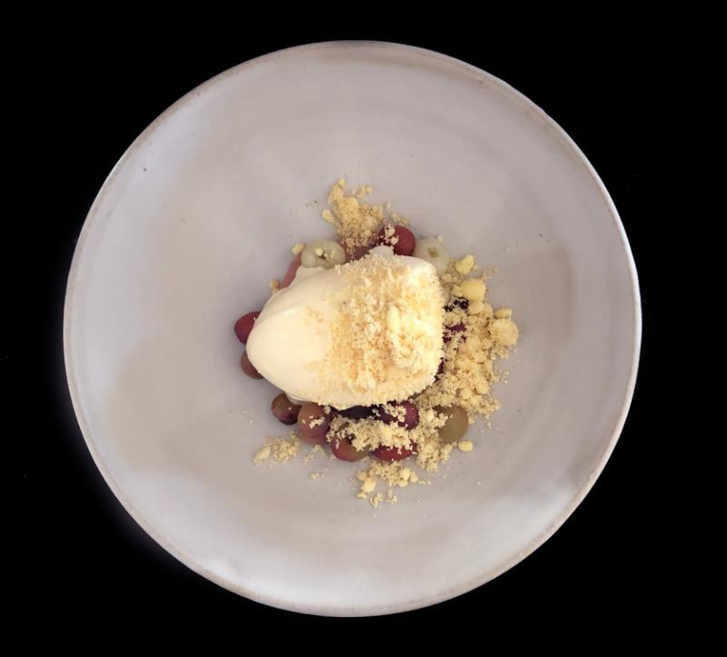 薏米雪糕加入小浆果、番樱桃等,增加酸酸甜甜的味道。