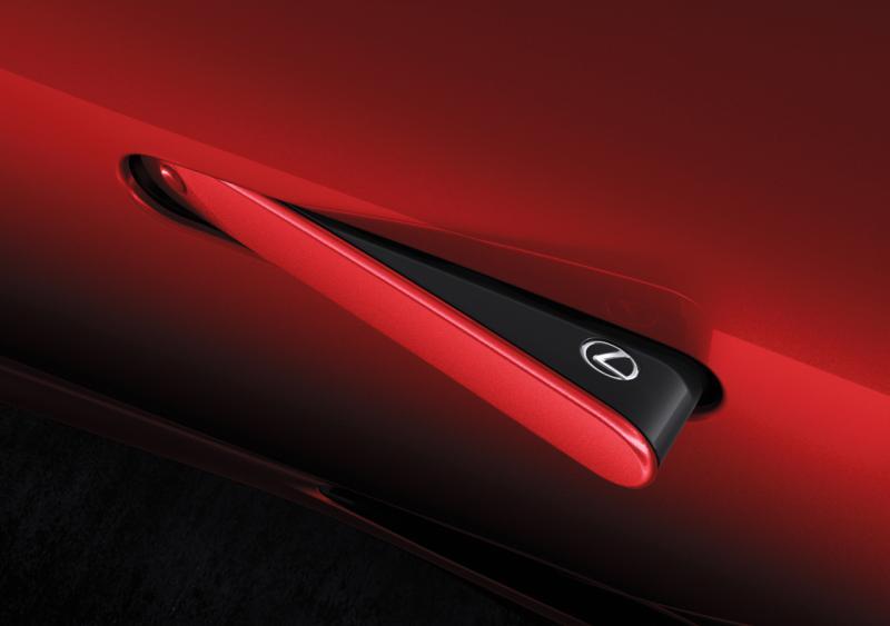 车门手柄设计特别，用点力按下手柄才会弹出，关门时轻轻一推就会陷入收起并将门锁上。