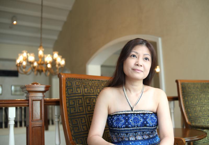 翁慧霖无奈地说：“怎么辛苦，日子还是要继续过下去，我已经找了三个月的工作……”