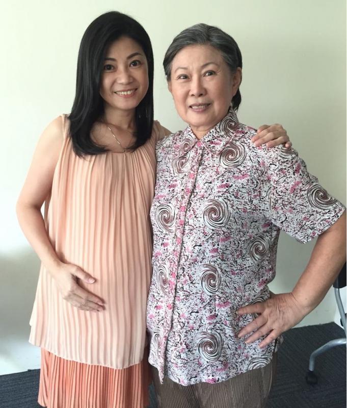 翁慧霖（左）拍《爱不迟疑》时与金银姬结下深厚情谊。（受访者提供）