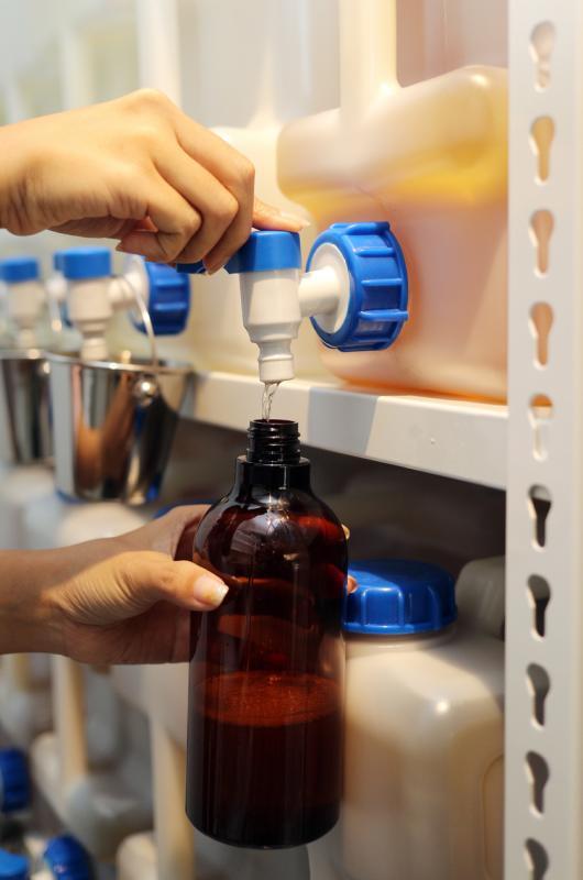 The Social Space提供零包装选择，鼓励顾客自备容器。（林泽锐摄）