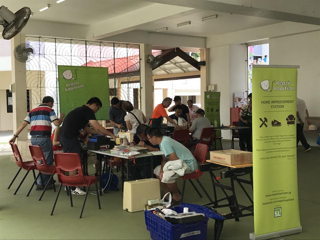 20180402_news_ewaste_repair_kopitiam_Small.jpg