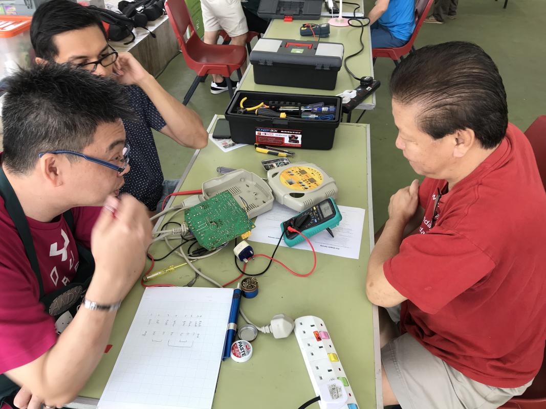 20180402_news_ewaste_repair_yongyi_Small.jpg