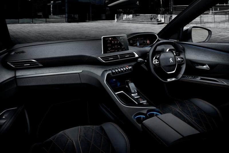 座舱设计座舱设计为标致出名的科幻式“飞机驾驶舱”i-Cockpit。