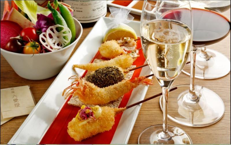 银座六觉灯的精致炸串。