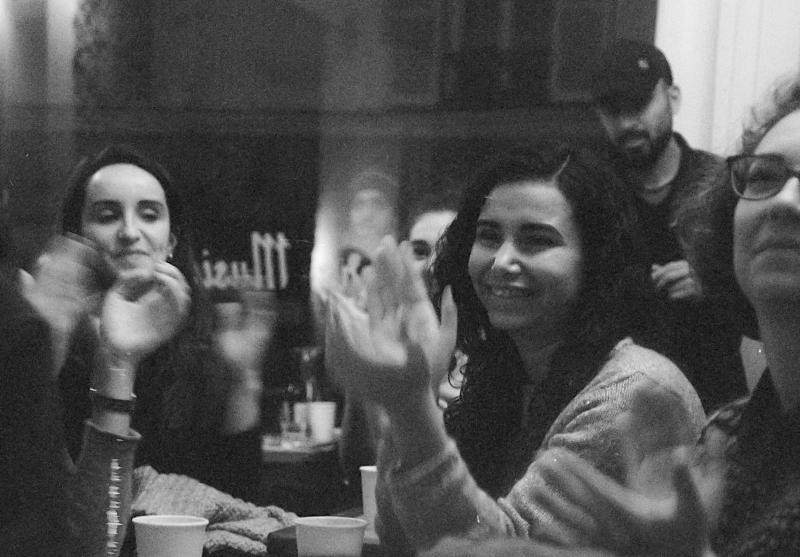 The Hood每个星期天都举办Folk Off Sunday音乐会。