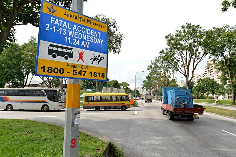 nlx_jybus066_Medium.jpg