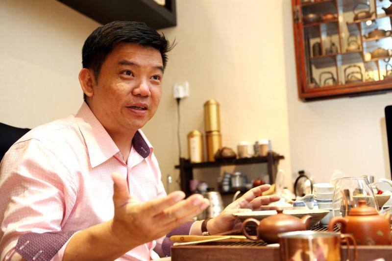 本地著名西式糕点烘焙师郑德荣。(邝启聪摄)