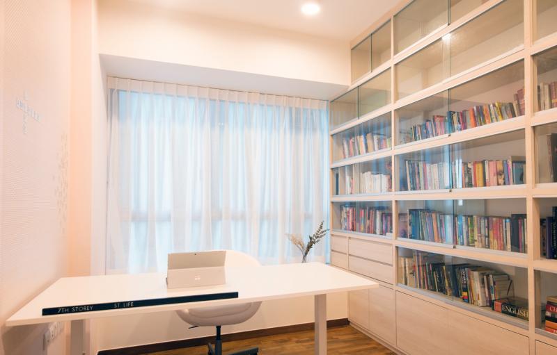 工作室整洁有序。