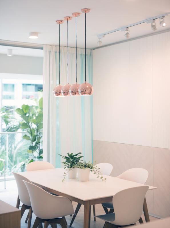 饭厅也能享受自然绿意。