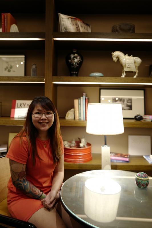 24岁的吴佳丽在短短的青春岁月经历了人生的各种磨难。