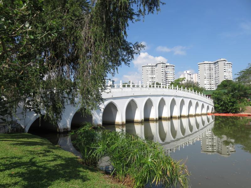 白虹桥长66米。