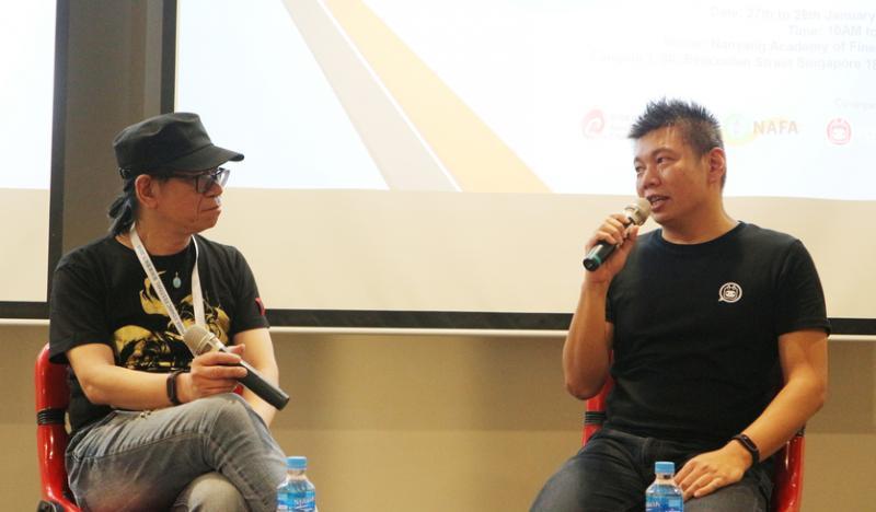第一届新加坡漫画节邀请到香港知名漫画家冯志明(左)前来办讲座。(受访者提供)