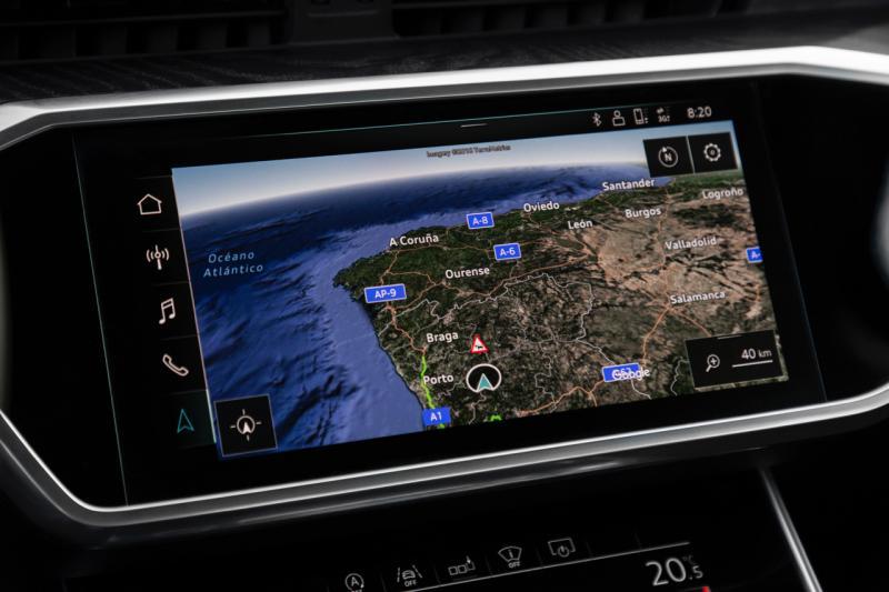 全新的大触屏操控是A6的高科技配备之一。