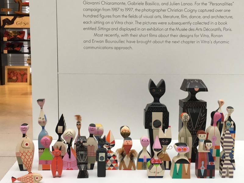 美国设计师Alexander Girard 1953年为自己住家设计的木娃娃，现由Vitra生产推出。（林方伟摄）