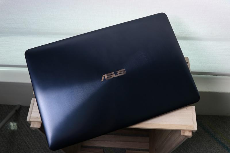 20180720_lifestyle_car-gadget_asus_zenbook-pro-15_06_Medium.jpg