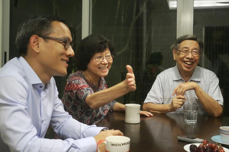 家是充满欢笑与爱的地方,行医与教学,同样是散播爱的工作,大家责无旁贷。