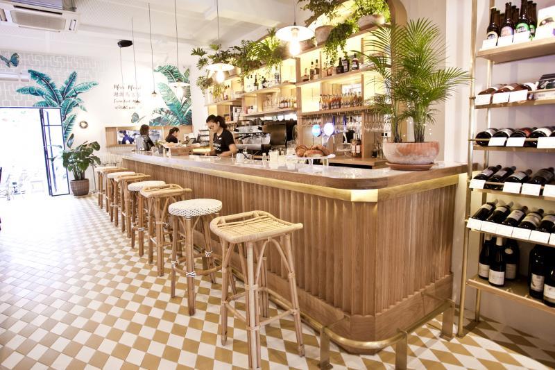 Merci Marcel是结合咖啡馆、餐馆、葡萄酒坊、乳酪角落、法国精品店，以及艺术空间的餐馆。