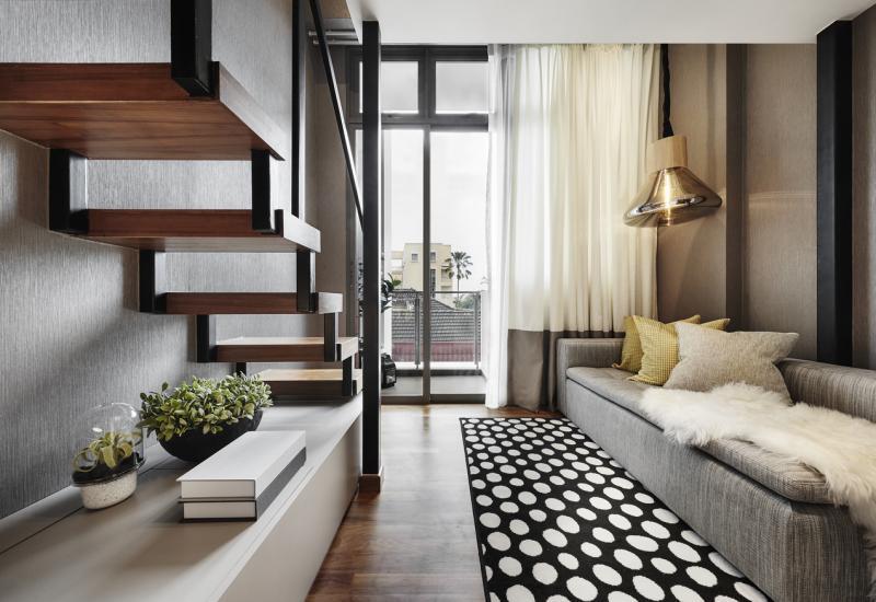 双钥匙公寓小套房变为招待客人的娱乐室和客房。