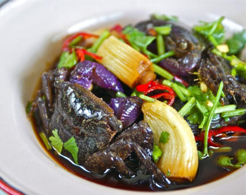 早期,潮州人喜欢吃腌蟛蜞。(受访者提供)