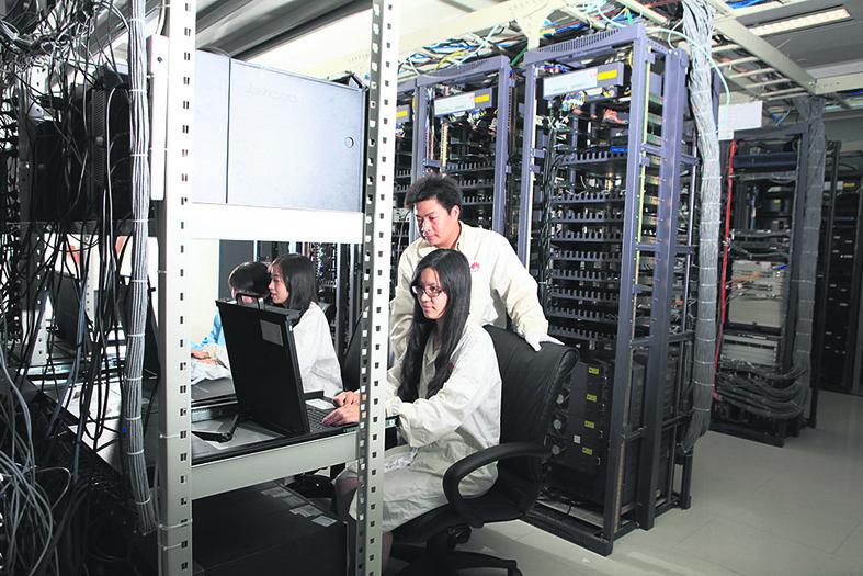 pdn_4_Medium.jpg