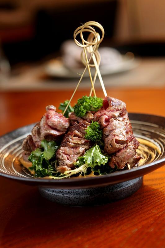 Ola的三角肉烤串。