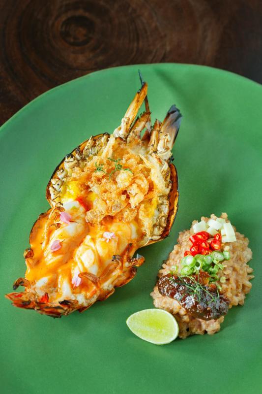 选用当季食材,是泰国名厨Thitid Tassanakajohn的坚持。