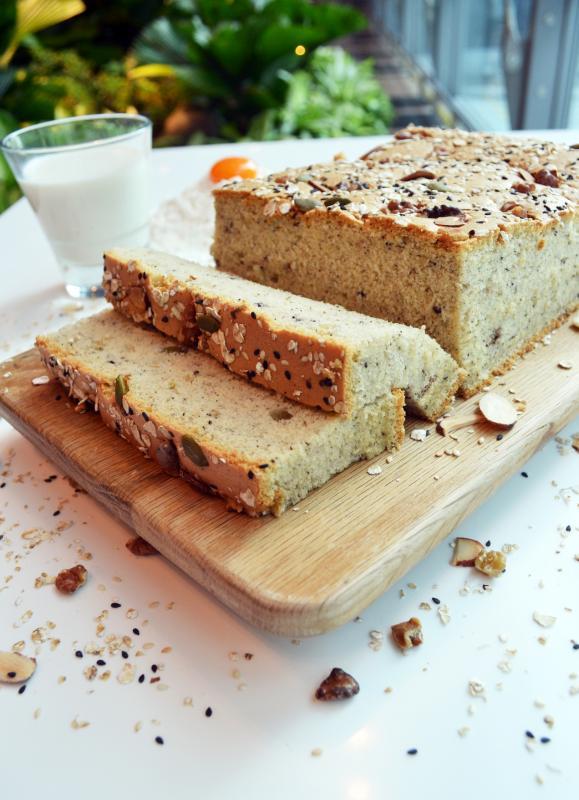 阿嫲推出限量版口味,如最新的“谷色谷香”杂粮芝麻蛋糕。