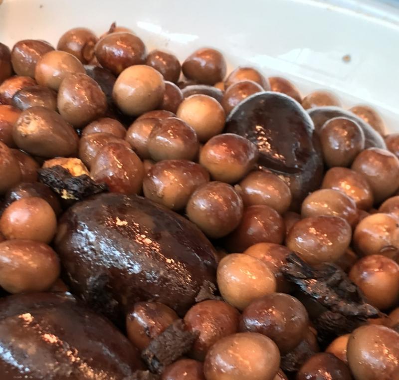 卤味中的大蛋小蛋,是鸭蛋与鹌鹑蛋。