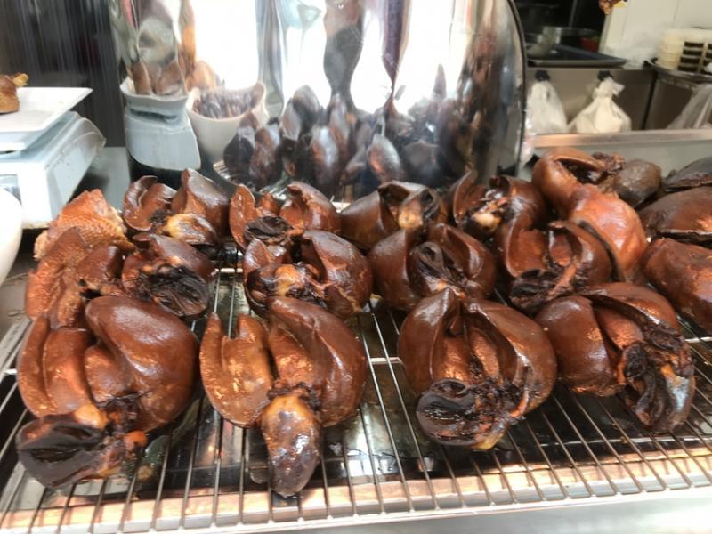 硕大诱人鹅肝。