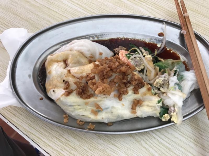 潮汕肠粉馅料丰富,教人垂涎。