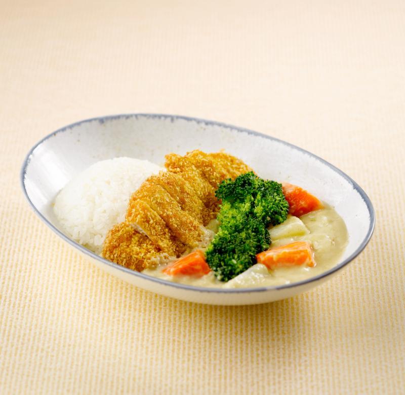 北海道白咖喱在调制过程中加入了当地的牛奶和牛油,既使咖喱变白又提升咖喱的奶香味。