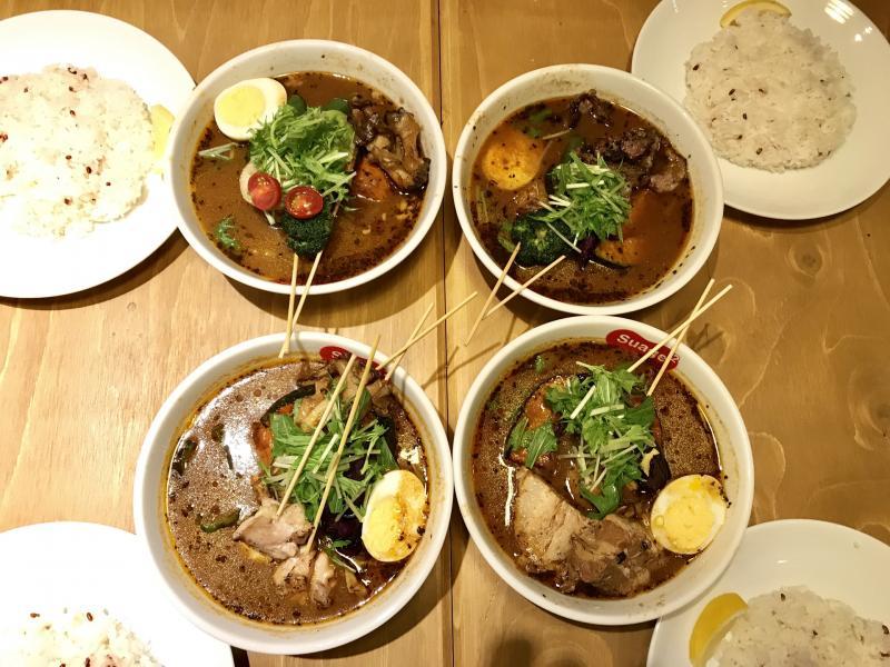 北海道人气汤咖喱加上各种蔬菜,色香味俱全。